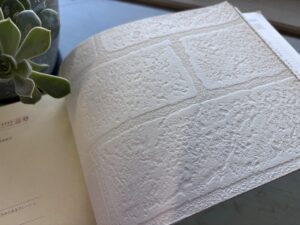 レンガ調のクロス(壁紙)。